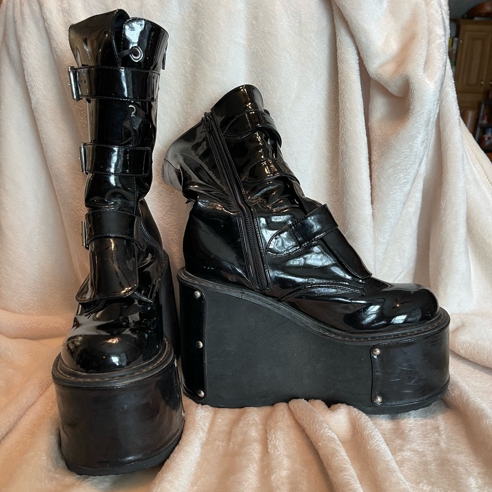 Gothic Paton leather platform boots.